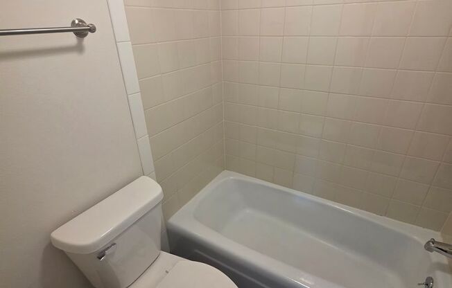 2 beds, 2 baths, 960 sqft, $1,325, Unit 21 - 101