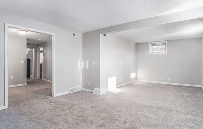 2 beds, 1 bath, $1,400