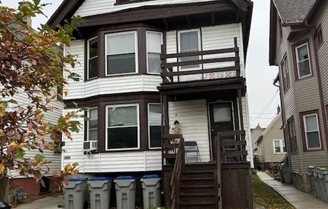 Charming 2-Bedroom Gem in the Heart of Milwaukee’s East Side