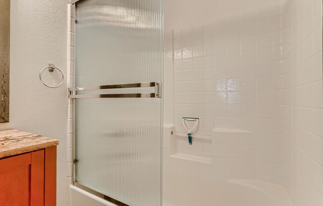 FULLY FURNISHED 2 bedroom condo near UNLV!