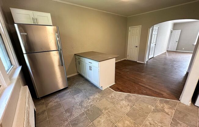 3 beds, 2 baths, 1,400 sqft, $1,750, Unit Unit 3-B