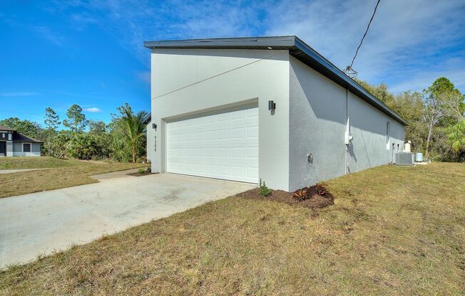 Deposit-Free! Modern, energy efficient home with ALL of the upgrades! North Port, FL