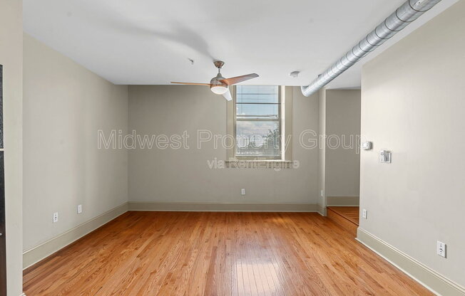 1 bed, 1 bath, 550 sqft, $950, Unit 115