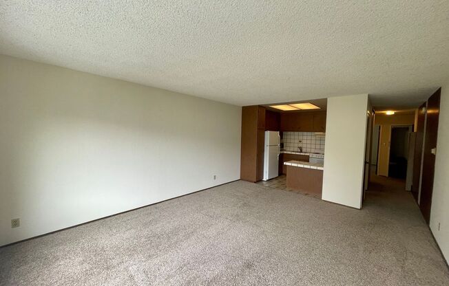 1 bed, 1 bath, $2,595, Unit 04