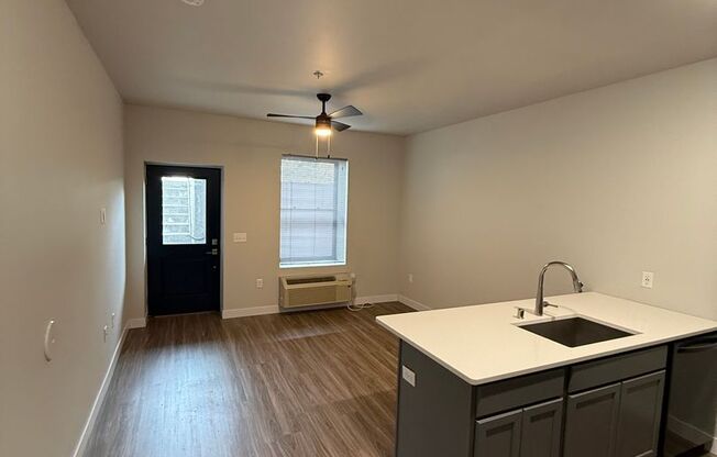 Studio, 1 bath, 578 sqft, $995, Unit 019