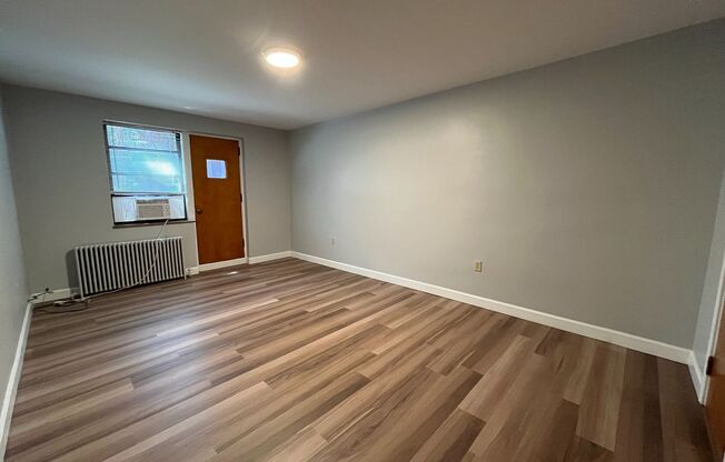 2 beds, 1 bath, 800 sqft, $1,960, Unit 6230 Fifth Ave. #123E