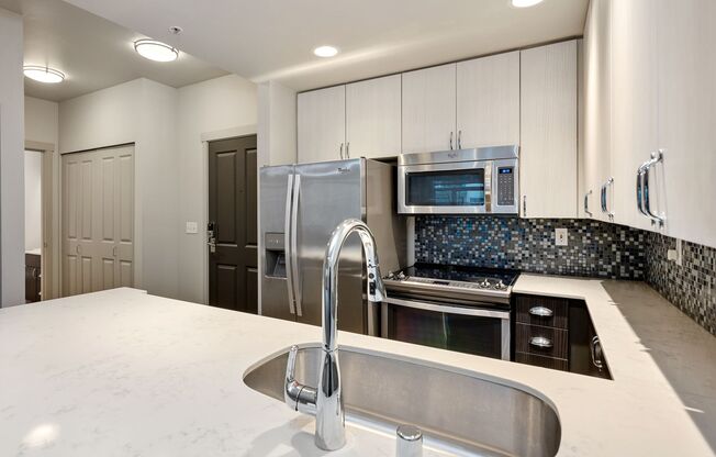 1 bed, 1 bath, 685 sqft, $2,695, Unit 416
