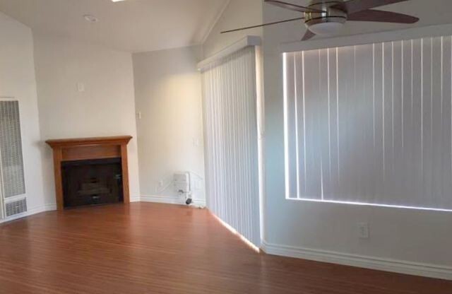 2 beds, 2 baths, 1,000 sqft, $2,195