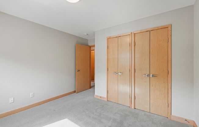 2 beds, 1 bath, 800 sqft, $1,799
