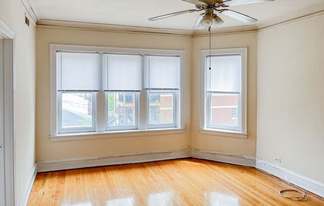 2 beds, 1 bath, 850 sqft, $2,100, Unit 5208L-2