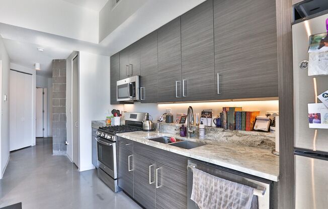 Studio, 1 bath, 600 sqft, $2,050, Unit 410