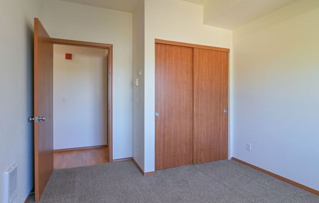 2 beds, 1 bath, $1,700, Unit 305