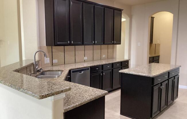 1704 HICKORY CHASE CIR