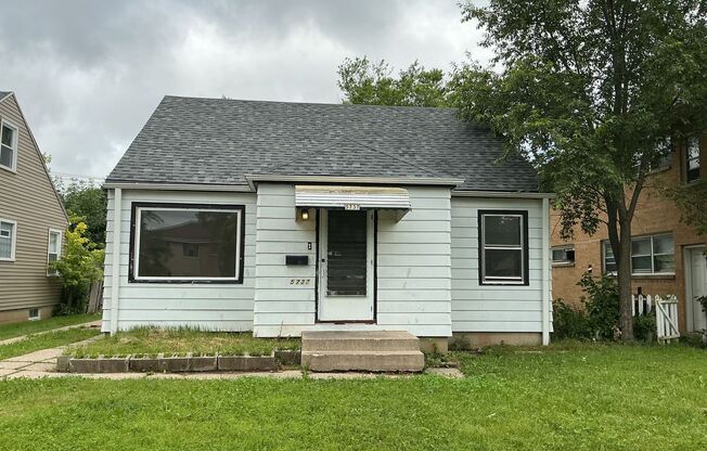 Nice 3 Bedroom Single Family Home w/ off street parking.