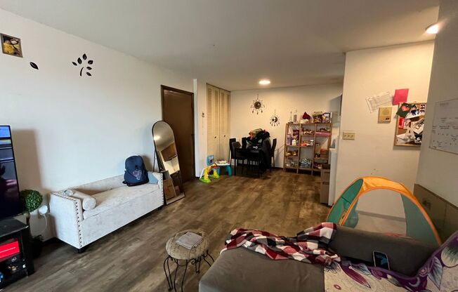 1 bed, 1 bath, $1,095, Unit 11