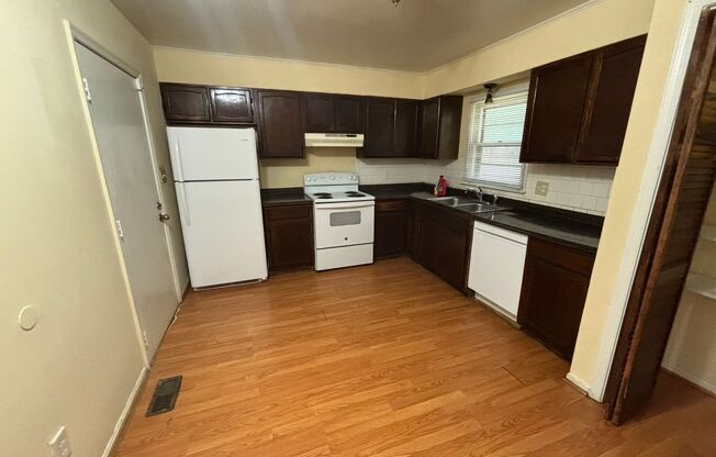 3 beds, 2 baths, $1,950