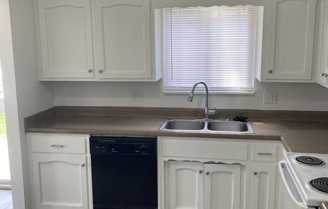 1 bed, 1 bath, 700 sqft, $995, Unit 804-111 PR