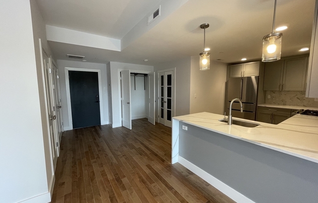 1 bed, 1 bath, 863 sqft, $3,400, Unit 503
