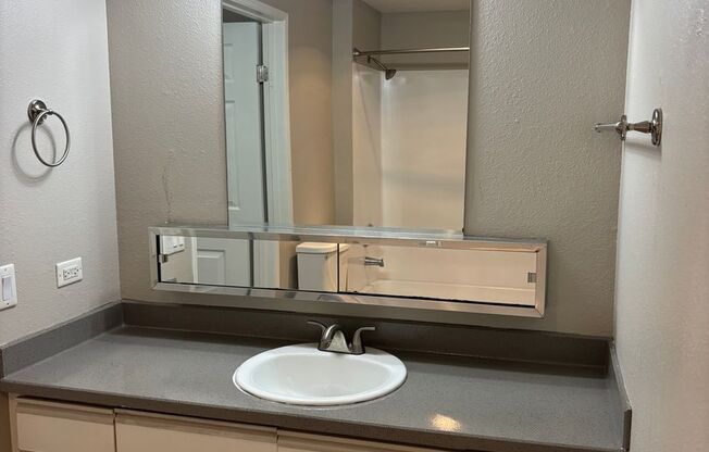 1 bed, 1 bath, 715 sqft, $1,845, Unit 416