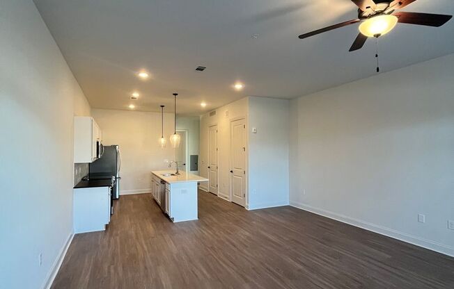 1 bed, 1 bath, 859 sqft, $1,600, Unit A103