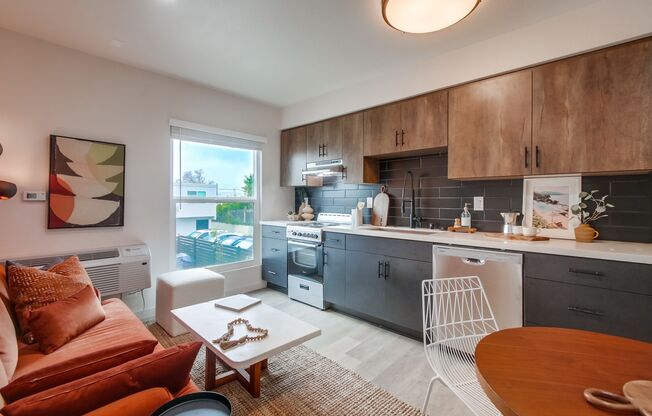 1 bed, 1 bath, 465 sqft, $2,425, Unit 4860-17