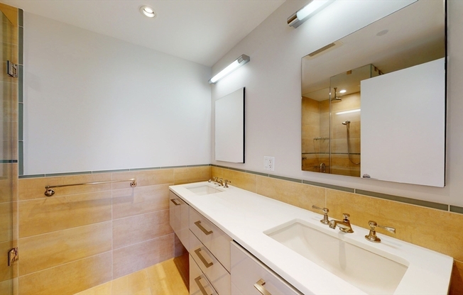 2 beds, 2 baths, 966 sqft, $6,000, Unit 2107