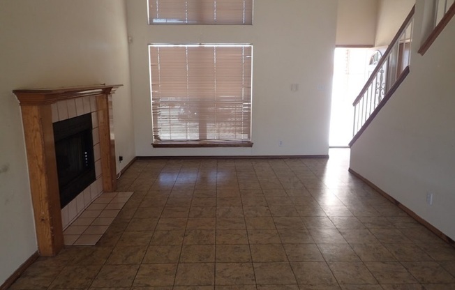 3 beds, 2 baths, $1,595