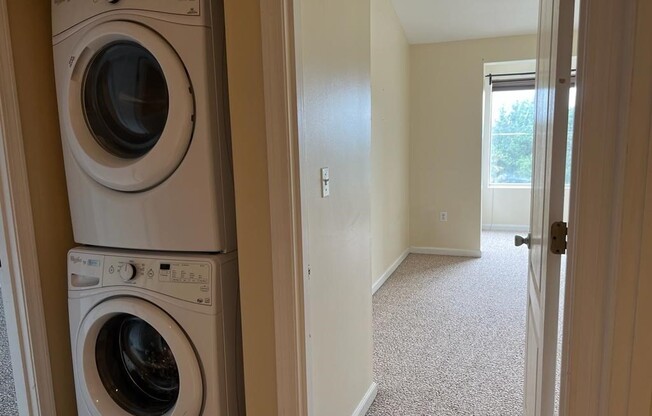 2 beds, 1.5 baths, 1,028 sqft, $2,450, Unit H305