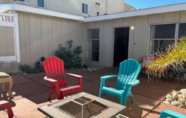 2 beds, 1 bath, $3,200