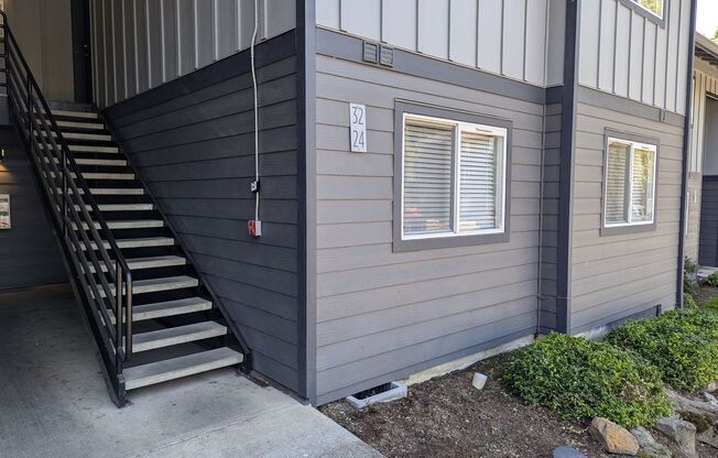 2 beds, 2 baths, 950 sqft, $1,350, Unit 24