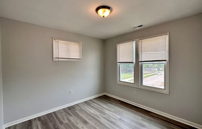 2 beds, 1 bath, 1,000 sqft, $995, Unit 1739 Central Ave - Unit 2F