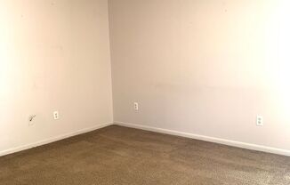 1 bed, 1 bath, 480 sqft, $750, Unit 12