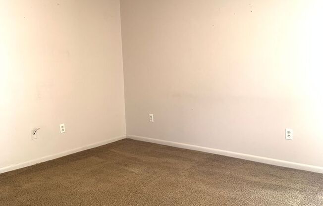 1 bed, 1 bath, 480 sqft, $750, Unit 12