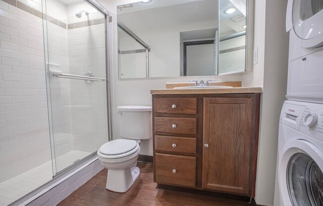 2 beds, 2 baths, 918 sqft, $1,765, Unit 305