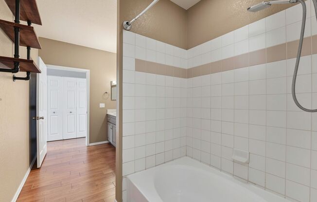 1 bed, 1 bath, $1,395, Unit UNIT 2075