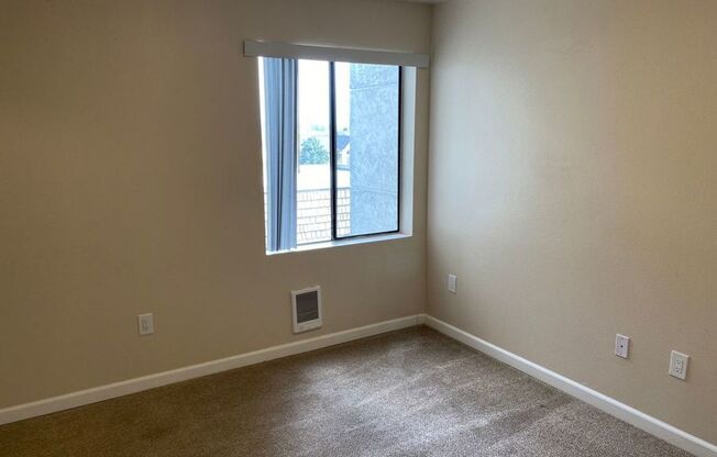 1 bed, 1 bath, 410 sqft, $1,425, Unit 210