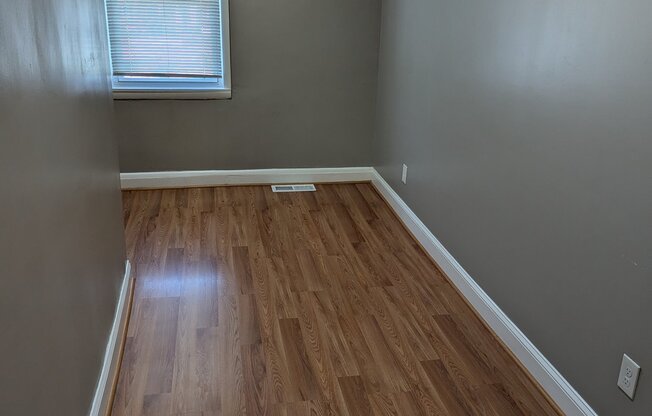 1 BALLMAN CT