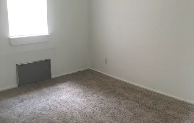 1 bed, 1 bath, $745, Unit 3