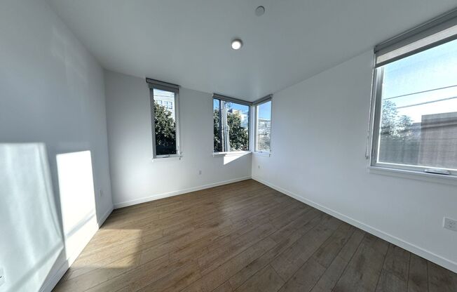 Studio, 1 bath, 342 sqft, $1,246.88, Unit 208