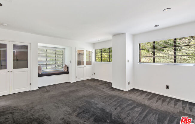1151 SUNSET VALE AVE