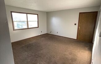 2 beds, 1 bath, 840 sqft, $825, Unit 2