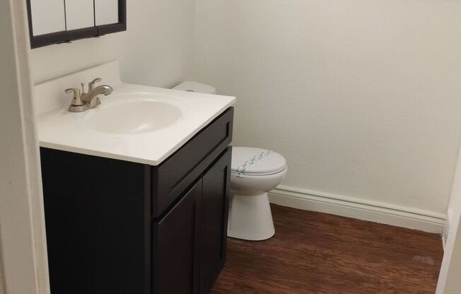 2 beds, 2 baths, 984 sqft, $1,650, Unit 254
