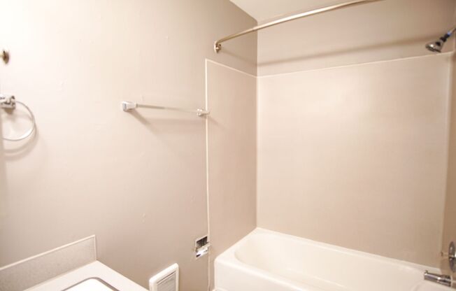 2 beds, 1 bath, $1,575, Unit 04