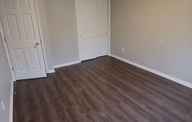 2 beds, 1 bath, $975, Unit 9