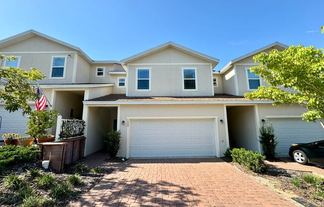 Move in ready 3/2 New Construction Townhouse with Garage!!!