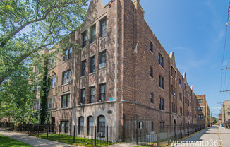 1620 W FARWELL GDN