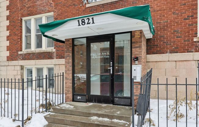 2 beds, 1 bath, 720 sqft, $1,395, Unit 102