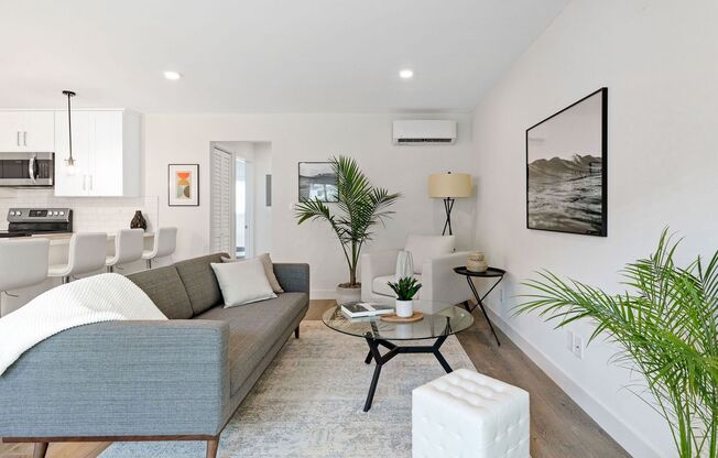 2 beds, 2 baths, 949 sqft, $3,375, Unit 21