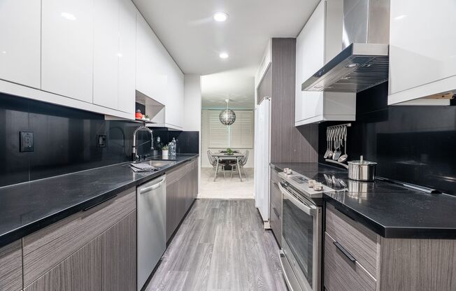 Modern 2-Bed, 2-Bath Corner Condo at Prime West Hollywood Location - Close to Everything!