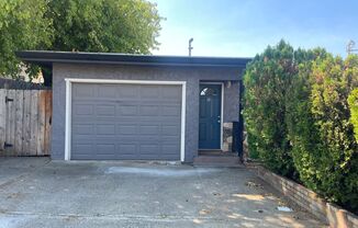 3 beds, 1 bath, 1,000 sqft, $1,559